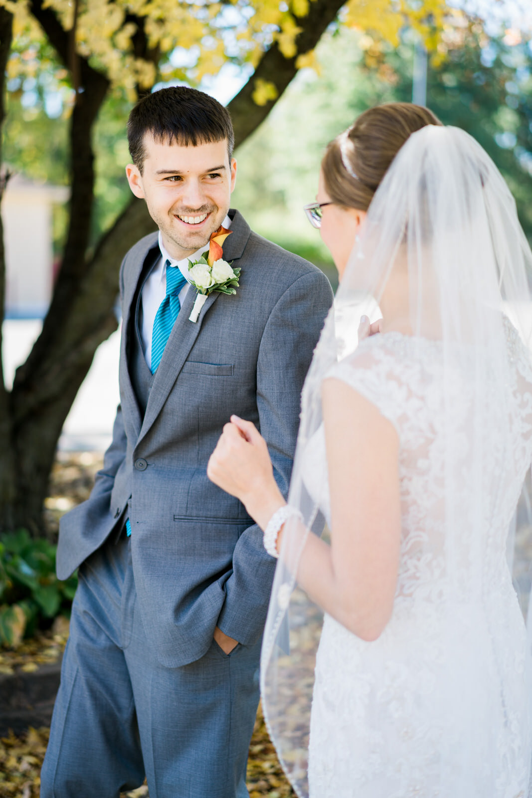 Des Moines Wedding Photographer Bride and Groom First Look